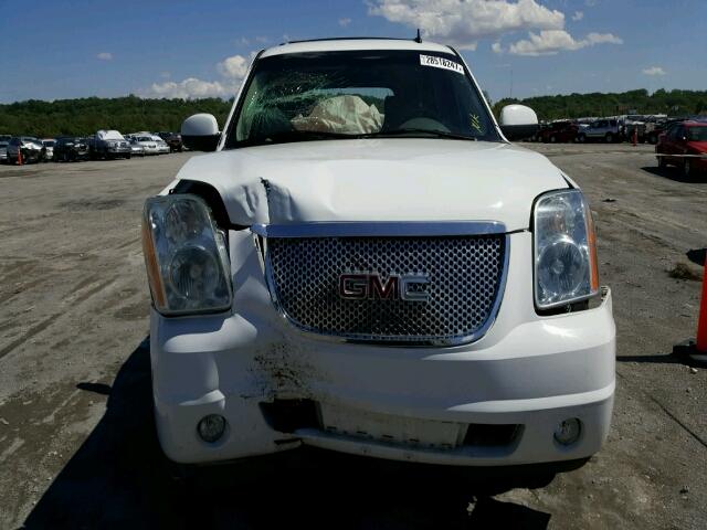 1GKEK13047J139462 - 2007 GMC YUKON WHITE photo 7