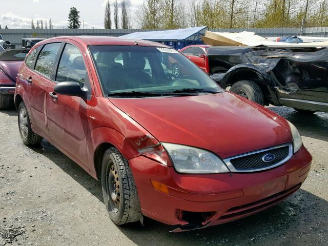 3FAFP37N75R110775 - 2005 FORD FOCUS ZX5 RED photo 1