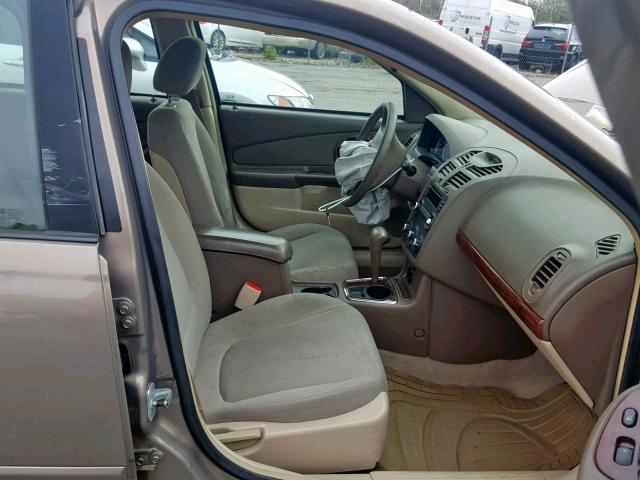 1G1ZS58F27F126562 - 2007 CHEVROLET MALIBU LS GRAY photo 5