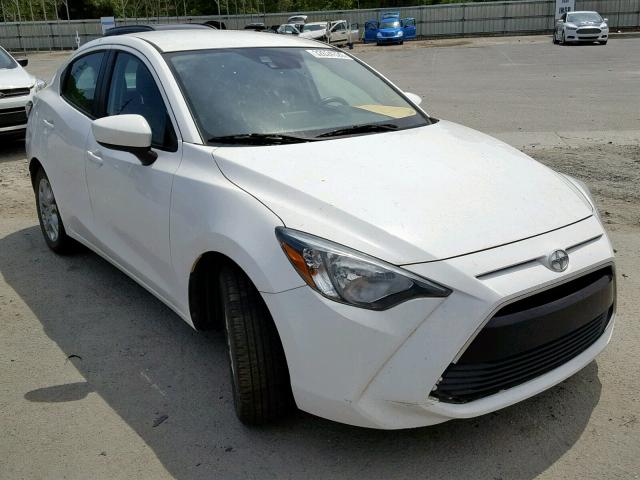 3MYDLBZV5GY113513 - 2016 TOYOTA SCION IA WHITE photo 1