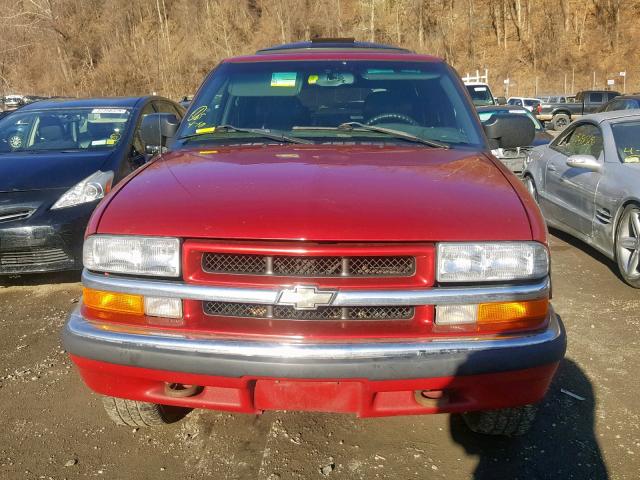 1GNDT13WX12171107 - 2001 CHEVROLET BLAZER RED photo 10