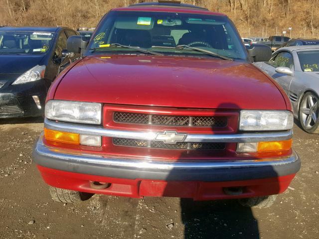 1GNDT13WX12171107 - 2001 CHEVROLET BLAZER RED photo 9