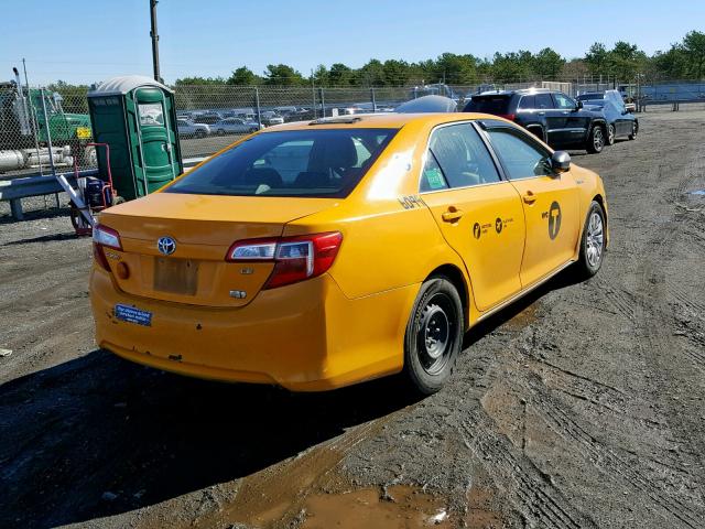 4T1BD1FK0CU059960 - 2012 TOYOTA CAMRY HYBR YELLOW photo 4