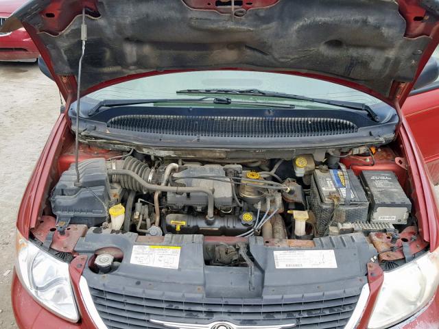 2C4GP44382R542316 - 2002 CHRYSLER TOWN & COU RED photo 7