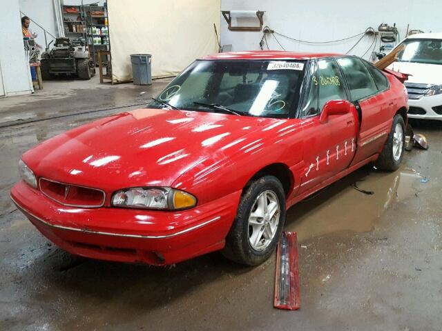 1G2HX52K6TH212079 - 1996 PONTIAC BONNEVILLE RED photo 2