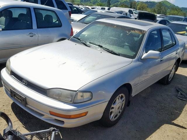 4T1VK13E7NU013546 - 1992 TOYOTA CAMRY XLE SILVER photo 2