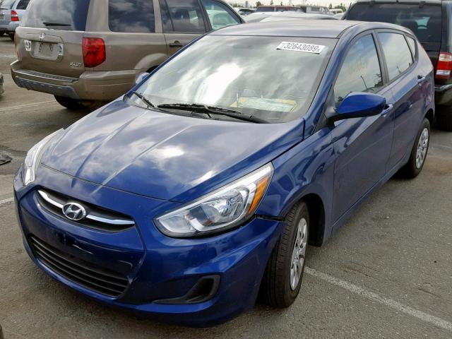 KMHCT5AE6GU261112 - 2016 HYUNDAI ACCENT SE BLUE photo 2