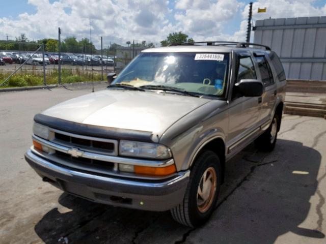 1GNDT13W1Y2189747 - 2000 CHEVROLET BLAZER TAN photo 2