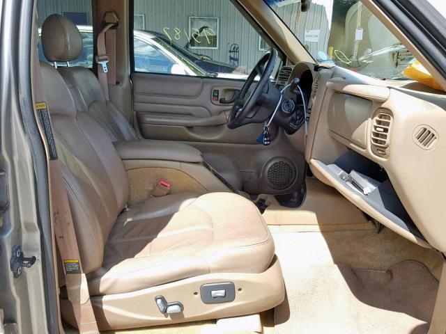 1GNDT13W1Y2189747 - 2000 CHEVROLET BLAZER TAN photo 5