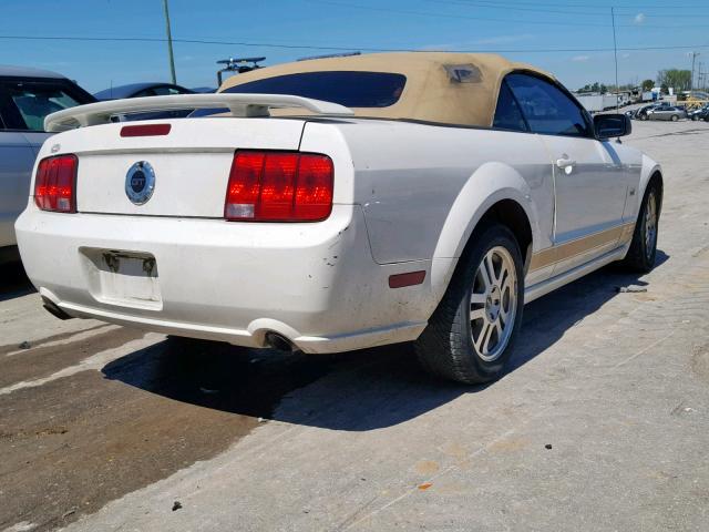 1ZVHT85H365250266 - 2006 FORD MUSTANG GT WHITE photo 4