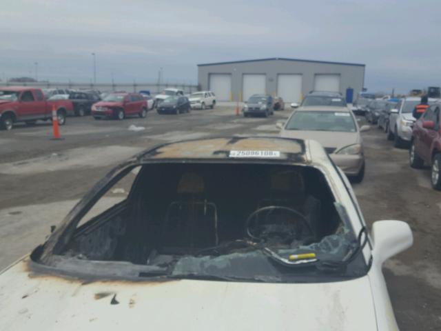 2G2WP552081117871 - 2008 PONTIAC GRAND PRIX WHITE photo 9