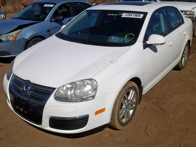 3VWHF81K27M048636 - 2007 VOLKSWAGEN JETTA 2.5 WHITE photo 2