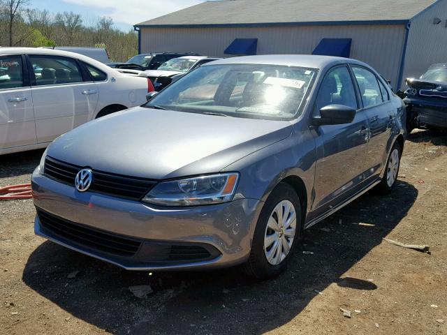 3VW2K7AJ3CM307132 - 2012 VOLKSWAGEN JETTA BASE GRAY photo 2