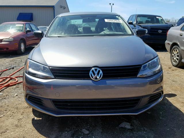 3VW2K7AJ3CM307132 - 2012 VOLKSWAGEN JETTA BASE GRAY photo 9