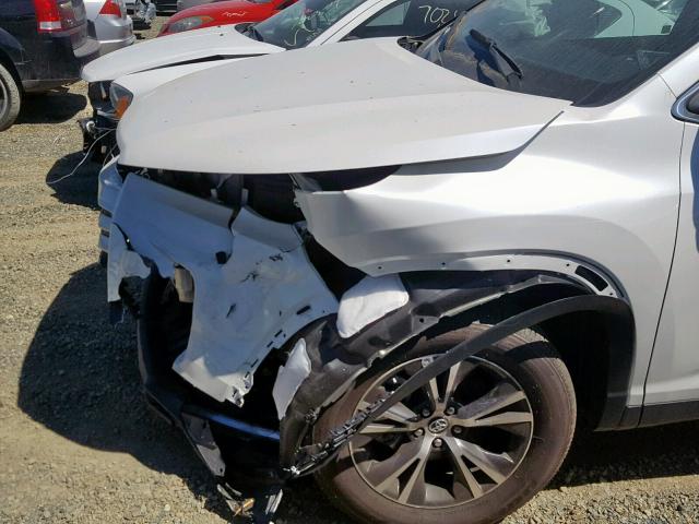 5TDZZRFH4KS307993 - 2019 TOYOTA HIGHLANDER WHITE photo 9