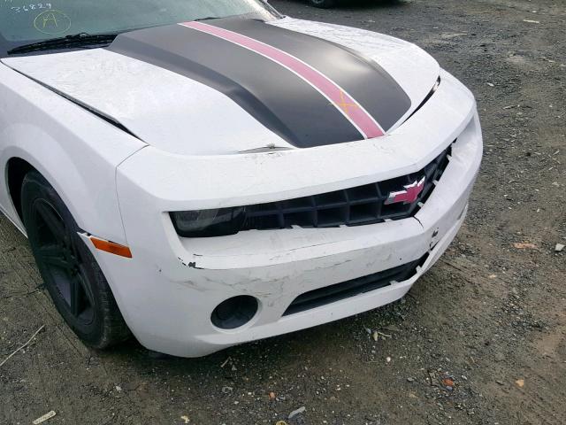 2G1FE1E31D9118762 - 2013 CHEVROLET CAMARO LS WHITE photo 9