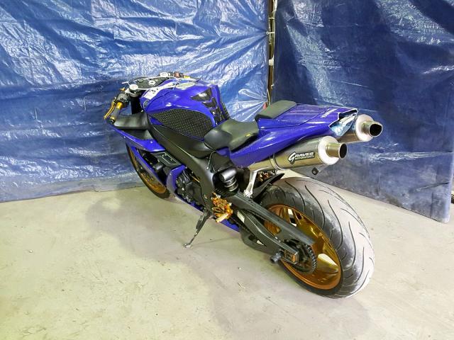 JYARN13E34A006747 - 2004 YAMAHA YZFR1 BLUE photo 3