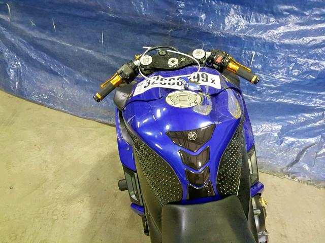 JYARN13E34A006747 - 2004 YAMAHA YZFR1 BLUE photo 5