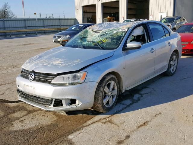 3VWLL7AJ3EM243999 - 2014 VOLKSWAGEN JETTA TDI SILVER photo 2