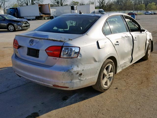 3VWLL7AJ3EM243999 - 2014 VOLKSWAGEN JETTA TDI SILVER photo 4