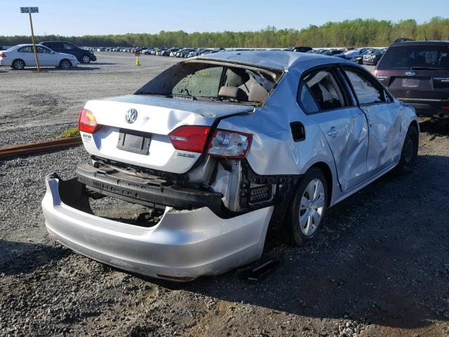 3VWDX7AJXBM357437 - 2011 VOLKSWAGEN JETTA SE SILVER photo 4