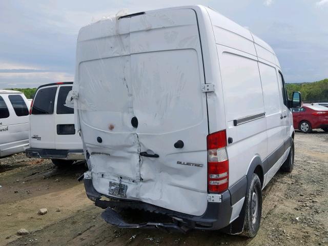 WD3PE7DC3E5826682 - 2014 MERCEDES-BENZ SPRINTER 2 WHITE photo 4