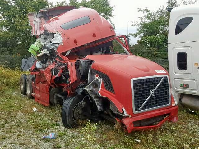 4V4NC9TG47N429878 - 2007 VOLVO VN VNL RED photo 1