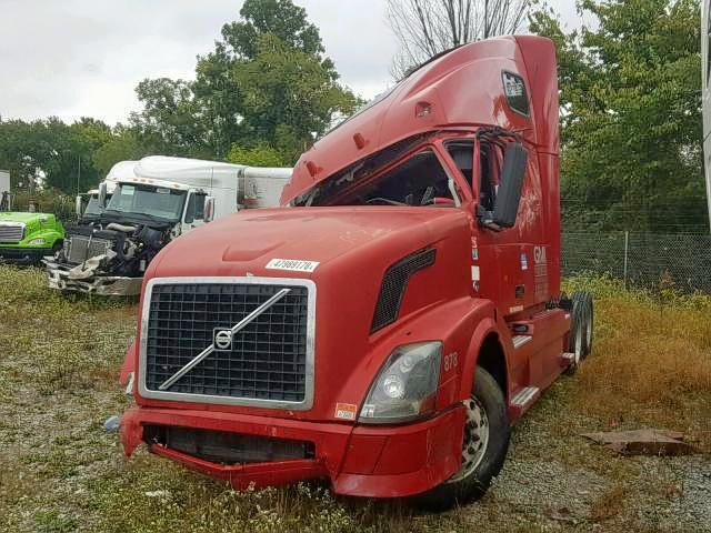 4V4NC9TG47N429878 - 2007 VOLVO VN VNL RED photo 2