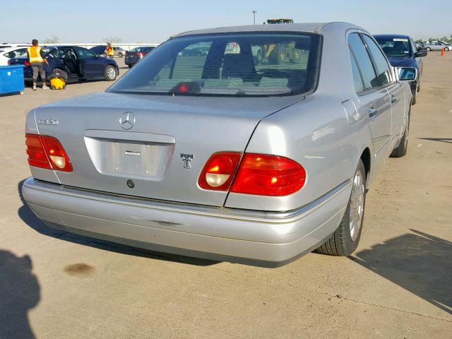 WDBJF65F3WA682084 - 1998 MERCEDES-BENZ E 320 SILVER photo 4