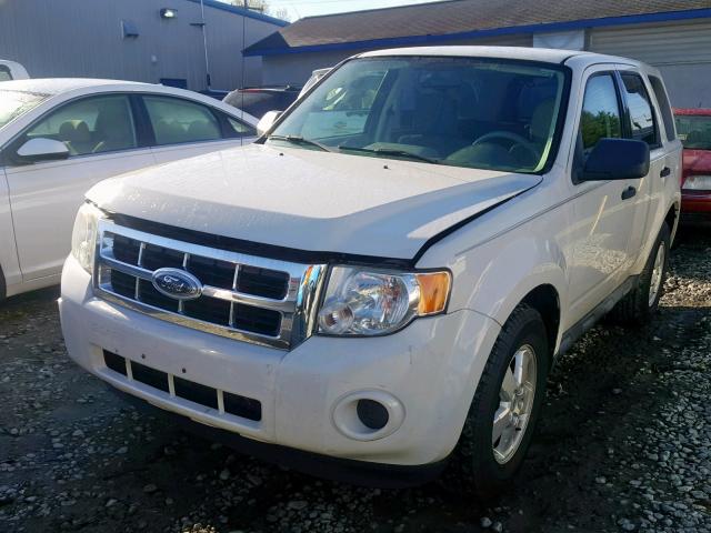 1FMCU02739KC85317 - 2009 FORD ESCAPE XLS WHITE photo 2