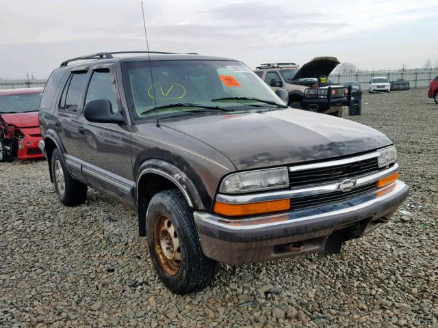 1GNDT13W6WK124311 - 1998 CHEVROLET BLAZER BROWN photo 1