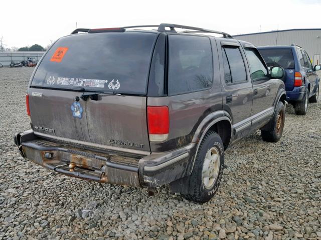 1GNDT13W6WK124311 - 1998 CHEVROLET BLAZER BROWN photo 4