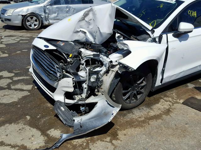 3FA6P0G75GR121356 - 2016 FORD FUSION S WHITE photo 9