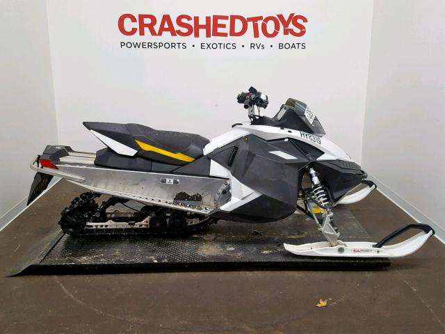 2BPSBHCB7CV000495 - 2012 SKI DOO MXZ WHITE photo 1