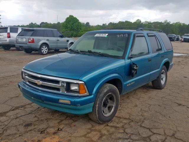 1GNCS13W2T2305643 - 1996 CHEVROLET BLAZER GREEN photo 2