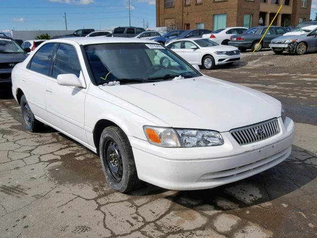 JT2BG22K8Y0496409 - 2000 TOYOTA CAMRY CE WHITE photo 1