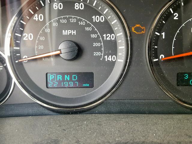 1J8HG48N86C281793 - 2006 JEEP COMMANDER RED photo 8