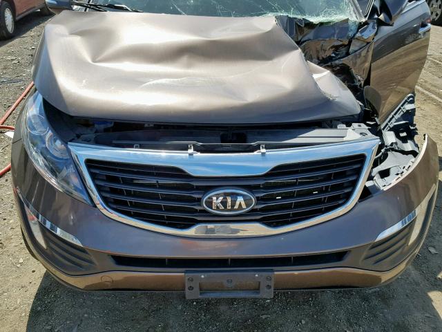 KNDPC3A25B7053679 - 2011 KIA SPORTAGE E BROWN photo 7