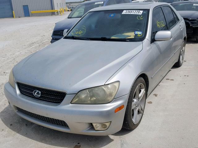 JTHBD192120059762 - 2002 LEXUS IS 300 SILVER photo 2