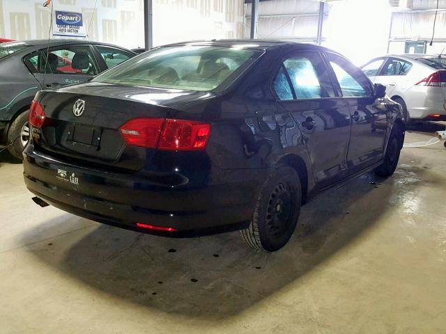 3VW2K7AJ1EM389736 - 2014 VOLKSWAGEN JETTA BASE BLACK photo 4