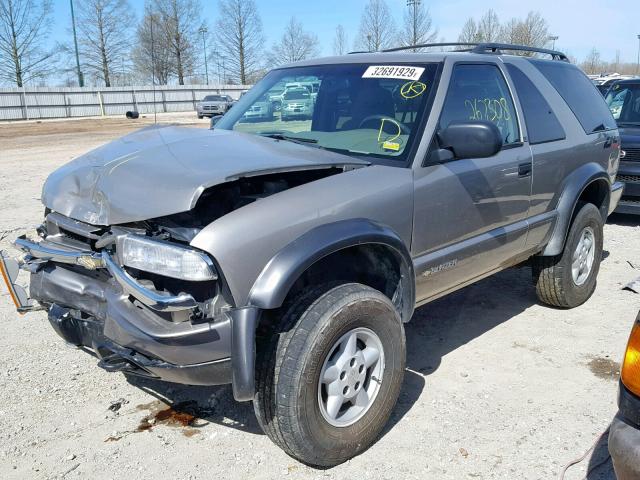 1GNCT18W0XK164700 - 1999 CHEVROLET BLAZER GRAY photo 2