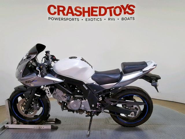 JS1VP53A992100869 - 2009 SUZUKI SV650 WHITE photo 5