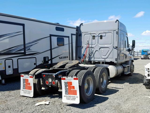 3AKJGLDV1JSJL6612 - 2018 FREIGHTLINER CASCADIA 1 GRAY photo 4