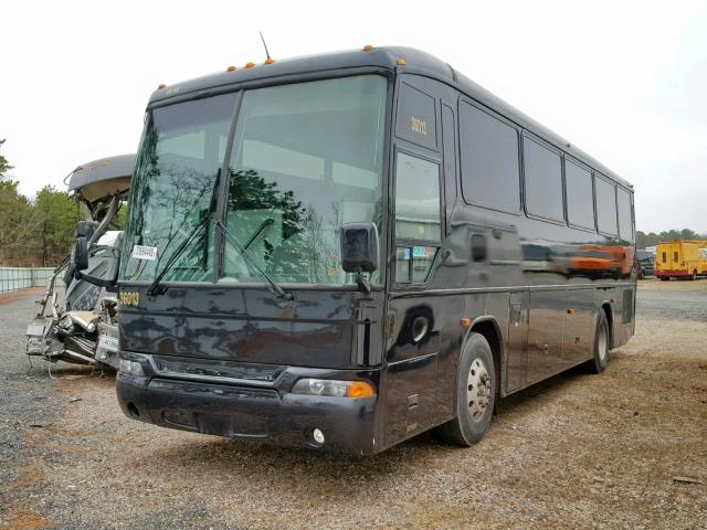 3BMKHM3A91S090060 - 2001 MOTOR COACH INDUSTRIES TRANSIT BU WHITE photo 2