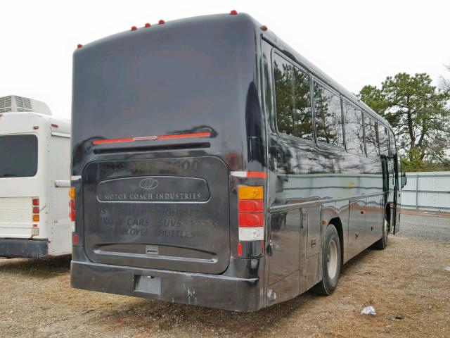 3BMKHM3A91S090060 - 2001 MOTOR COACH INDUSTRIES TRANSIT BU WHITE photo 4