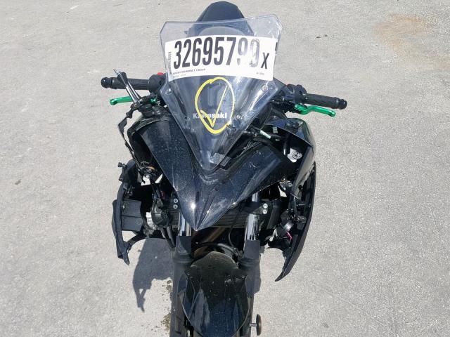 JKAEXEK19KDA28554 - 2019 KAWASAKI EX650 F BLACK photo 10