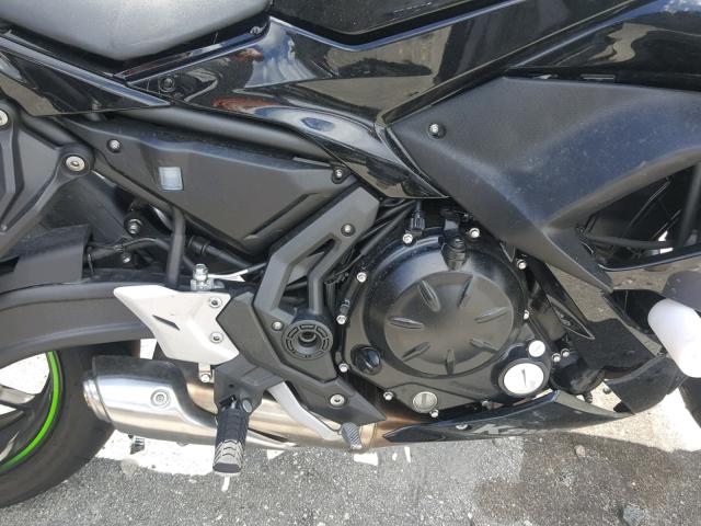 JKAEXEK19KDA28554 - 2019 KAWASAKI EX650 F BLACK photo 7