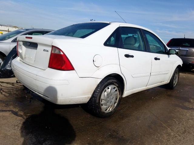 1FAFP34N45W144643 - 2005 FORD FOCUS ZX4  photo 4