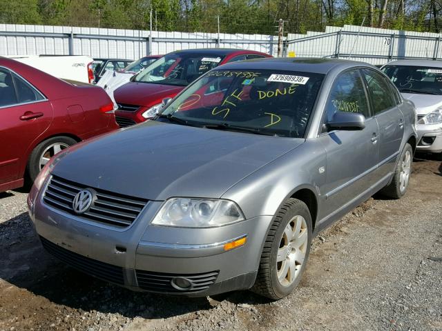 WVWRH63B33P257035 - 2003 VOLKSWAGEN PASSAT GLX GRAY photo 2