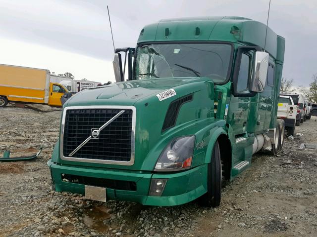 4V4NC9EH0DN145102 - 2013 VOLVO VN VNL GREEN photo 2